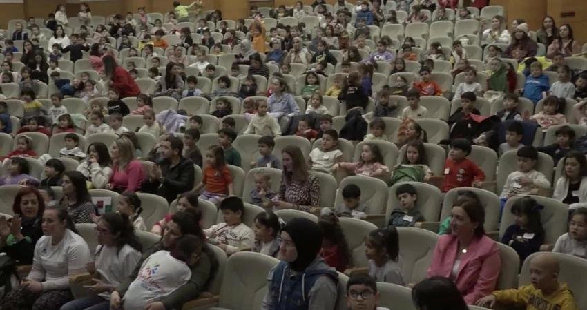 Yenişehir Belediyesi'nin ilçedeki okullarda verdiği geri dönüşüm ve sıfır atık