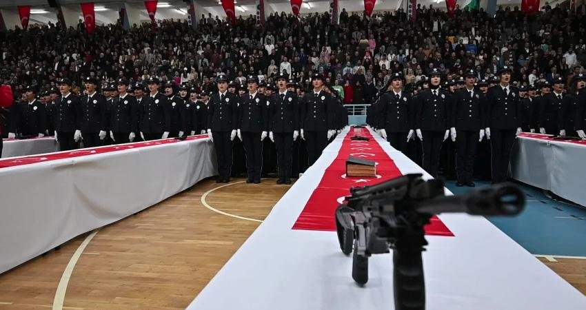 Yozgat Polis Meslek Eğitim Merkezi'nde 9 aylık eğitimini tamamlayan 29'uncu