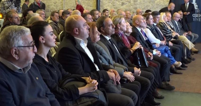 İzmir Büyükşehir Belediyesi’nin bu yıl 24’üncüsünü düzenlediği Barış Selçuk Gazetecilik
