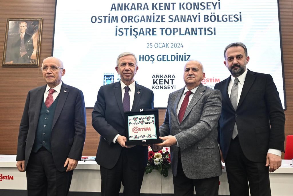 mansur-yavas-ostimde-sanayicilerle-bulustu-biri-basini-cevirip-kimse-yok-mu-dedigi-zaman-ankara-buyuksehir-belediyesi-onun-yanindadir