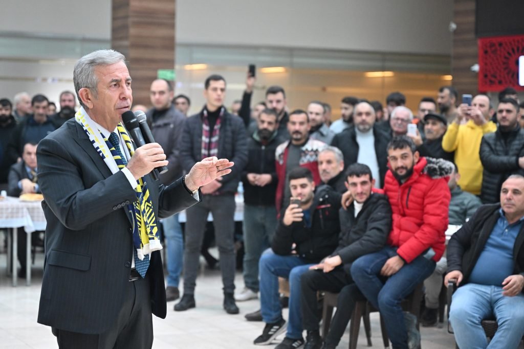 mansur-yavas-kamyoncu-ve-nakliyeci-esnafiyla-bulustu-5-yildir-ankaranin-parasini-carcur-etmeden-calistik