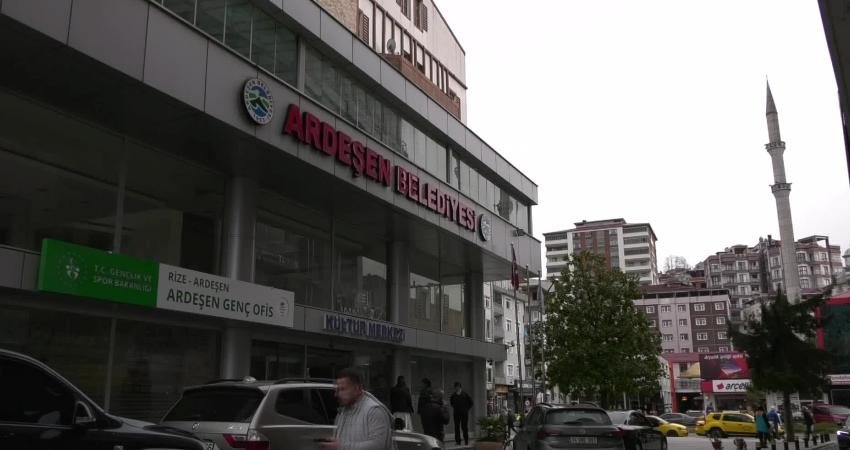 Rize'nin AKP'li Ardeşen Belediyesi'nde çalışan Hüseyin Adem Kanoğlu, arkadaşının aldıkları zam