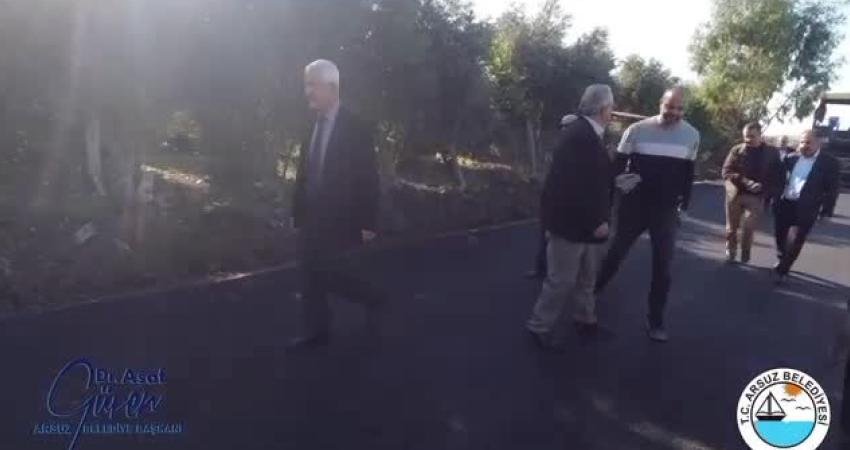 Arsuz Belediyesi, ilçe genelinde yol yapım çalışmalarına aralıksız devam ediyor. 