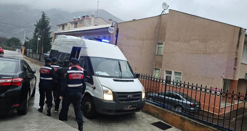 Eşini öldürdüğünü üç yıl sonra itiraf ederek polise teslim olan
