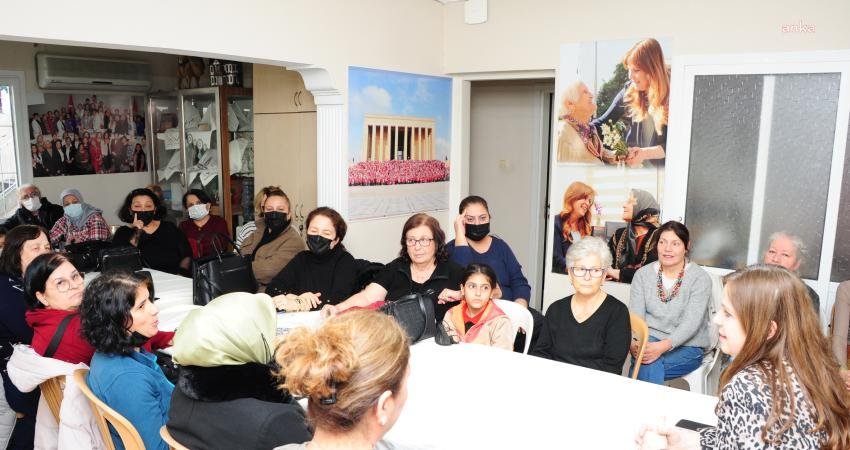 Balçova Belediyesi Semtevleri’nde kurs gören ev kadınları yeni yıl kermeslerinde
