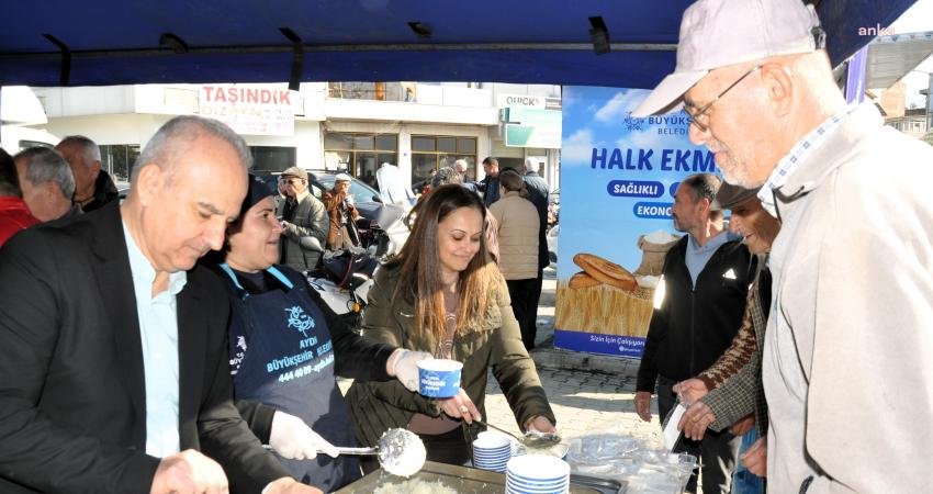 Aydın Büyükşehir Belediyesi’nin Regaip Kandili dolayısıyla Çine’de düzenlediği hayra katılan