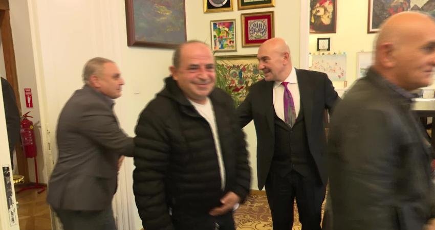 Sivil toplum kuruluşları ve meslek örgütlerinden İzmir Büyükşehir Belediye Başkanı