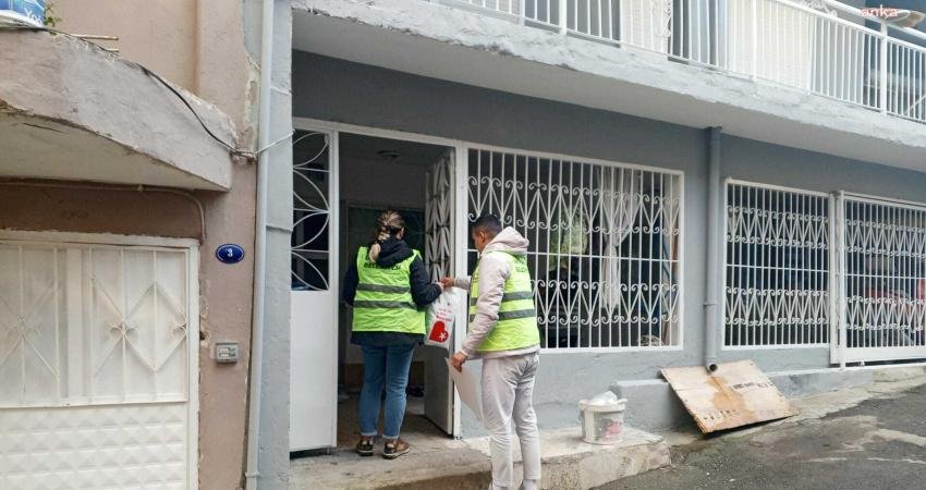 Bayraklı Belediyesi, ihtiyaç sahibi vatandaşlara gıda, yakacak, kırtasiye, ev eşyası