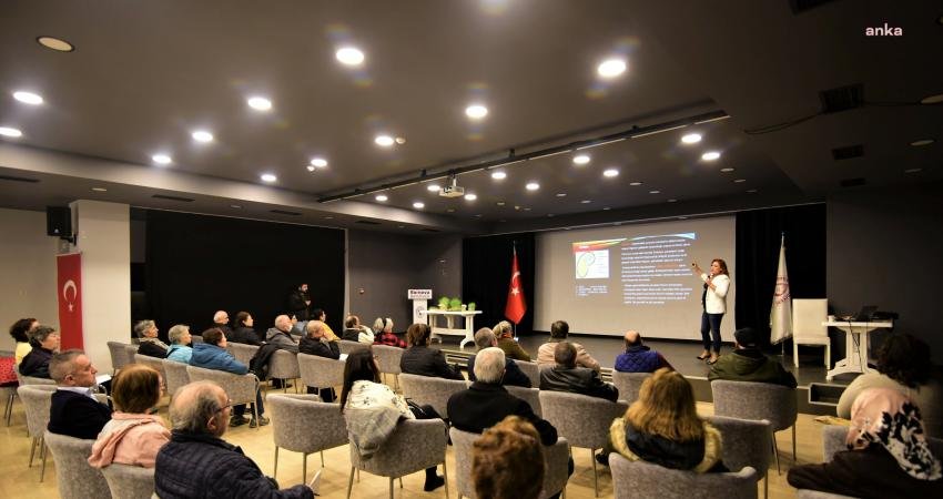 Bornova Belediyesi, üreticiyi ve tüketiciyi bilgilendirme amacıyla uzmanların katılımıyla düzenlediği