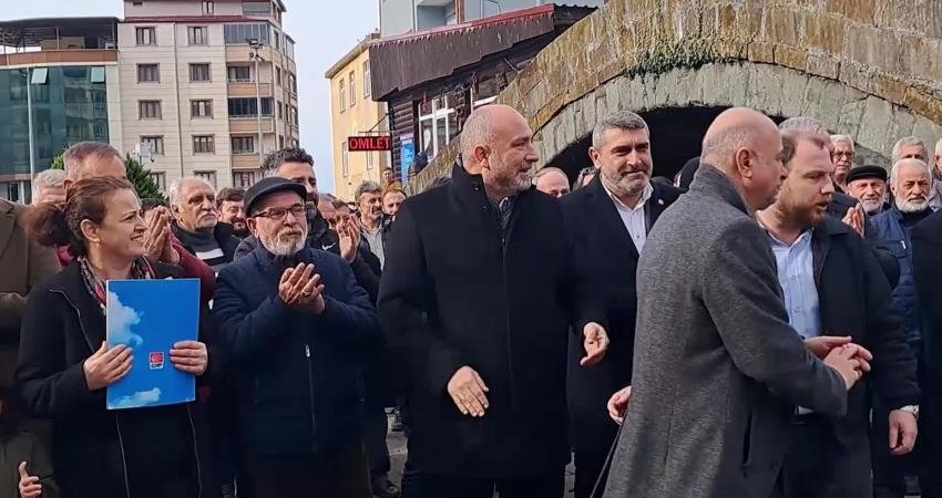 CHP’nin Artvin Belediye Başkan Adayı Bilgehan Erdem, Kemalpaşa’da seçim bürosunun açılışında;