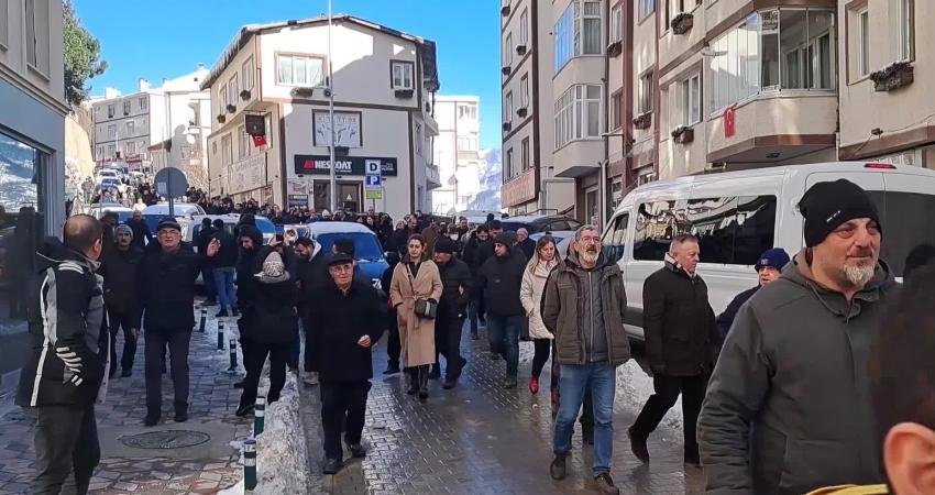 CHP Artvin Belediye Başkan Adayı Bilgehan Erdem, "Burada evi bile