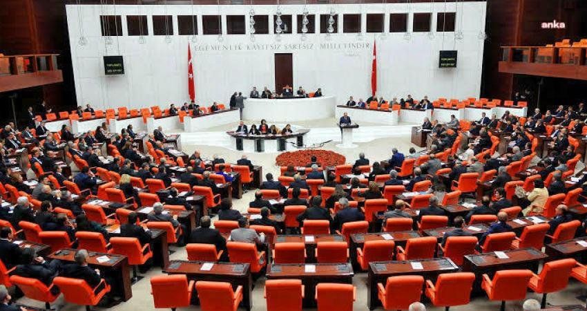 DEM Parti, emeklilerin maaşları ve yaşam koşullarıyla ilgili sorunlara çözüm