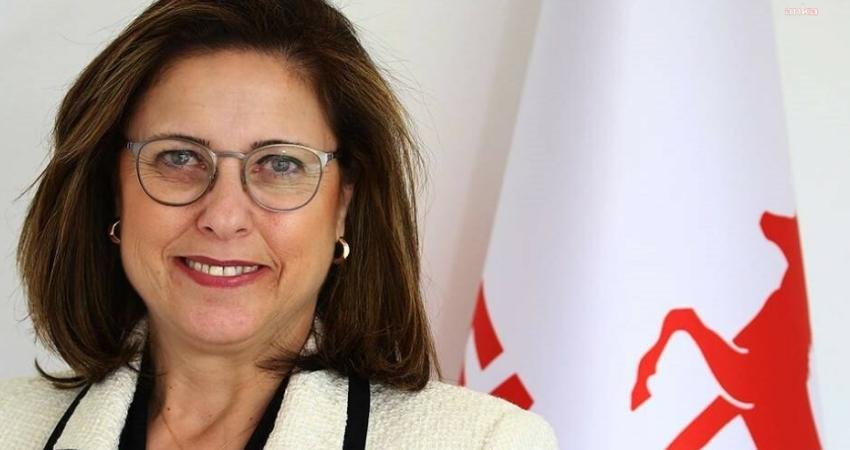 Demokrat Parti (DP) Genel Başkan Yardımcısı İlay Aksoy, pazar esnafını