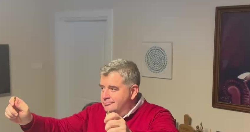 Çeşme Belediye Başkanı Ekrem Oran, makamına tehdit olarak zarfın içinde