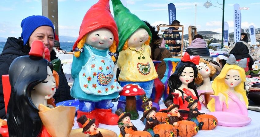Kuşadası Belediyesi tarafından kadınların ürettikleri el işi, göz nuru ürünleri