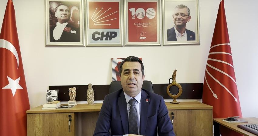 Erhan Adem’den Ayçiçek Yağında Gümrük Vergisi İndirimine Tepki: “‘Paramız Var Ki İthal Ediyoruz’ Politikasından Vazgeçilmeli, Türk Çiftçisine Destek Verilmelidir” CHP Genel Başkan Yardımcısı Erhan Adem, ayçiçek yağının gümrük vergisi