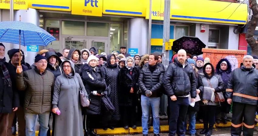 Eskişehir’de TOKİ Mağdurları Verilen Sözlerin Tutulmasını İstiyor Eskişehir’de TOKİ mağduru vatandaşlar PTT önünde bir araya gelerek Cumhurbaşkanı
