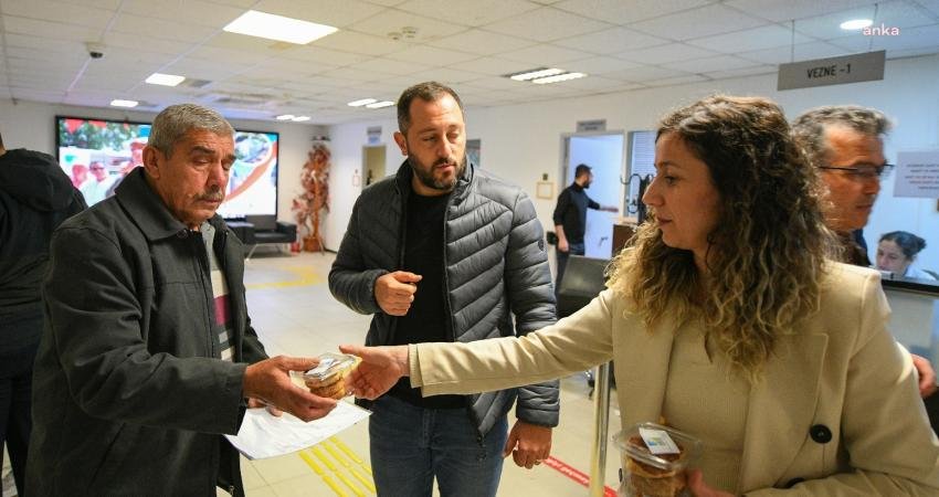 Fethiye Belediyesi, Regaip Kandili nedeniyle vatandaşlara ve belediye personeline kandil