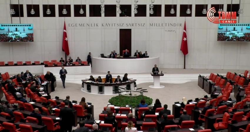 CHP Grup Başkanvekili Gökhan Günaydın, TBMM Genel Kurulu’nda, “Demokrasisini tek