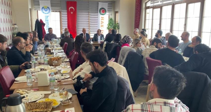 Hizmet İş Sendikası Yozgat Şube Başkanı Ferman Zararsız, emekliler arasındaki