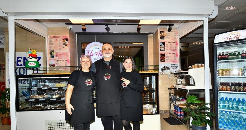 İzmir Büyükşehir Belediyesi Meslek Fabrikası’ndan eğitim alan kursiyerler birlikte iş