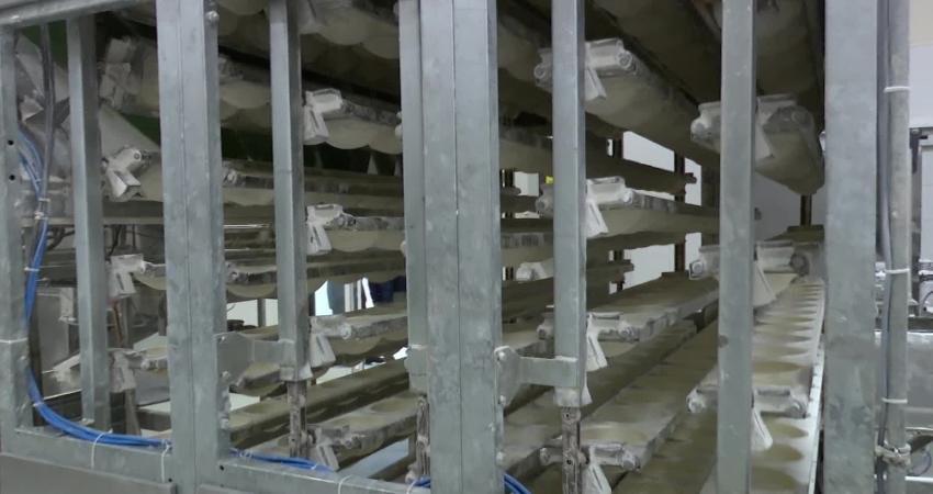 Halk Ekmek Fabrikası’nı ziyaret eden İzmir Büyükşehir Belediye Başkanı Tunç