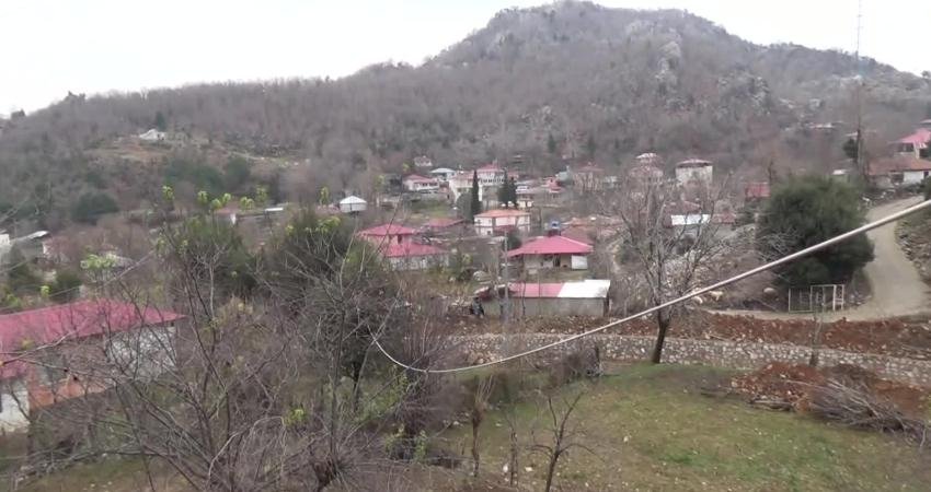 Osmaniye'nin Kadirli ilçesinde yaşlılık aylığı ile geçinen Mehmet Arslantaş, suyun