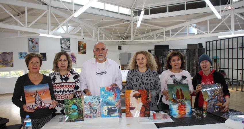 Karşıyaka Belediyesi, Bilge Çınarlar Sağlıklı Yaş Alma Merkezi’nde yaş almış yurttaşların