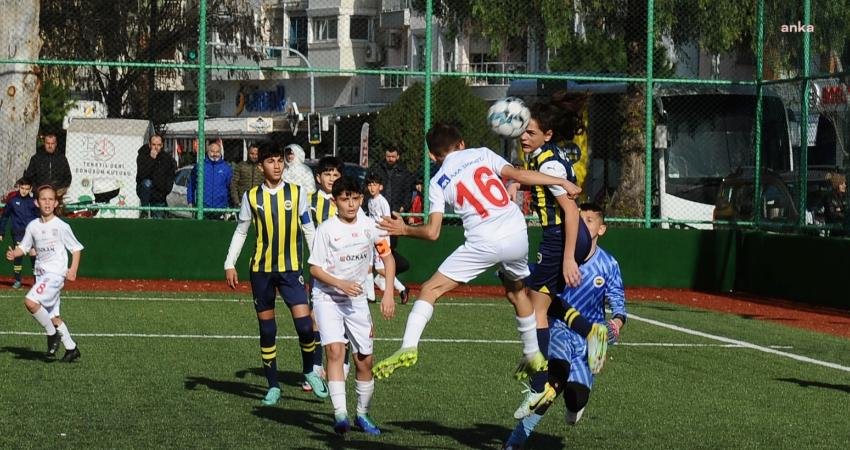Karşıyaka Belediyesi’nin düzenlediği 3. Winter Cup Karşıyaka U12 Futbol Turnuvası