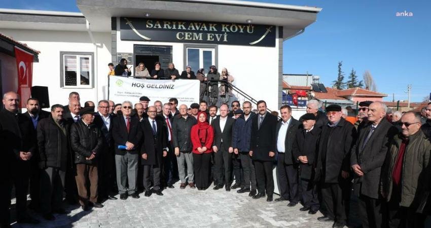 Odunpazarı Belediye Başkanı Kazım Kurt, Sarıkavak Köyü Cemevi'nin açılışına katıldı.