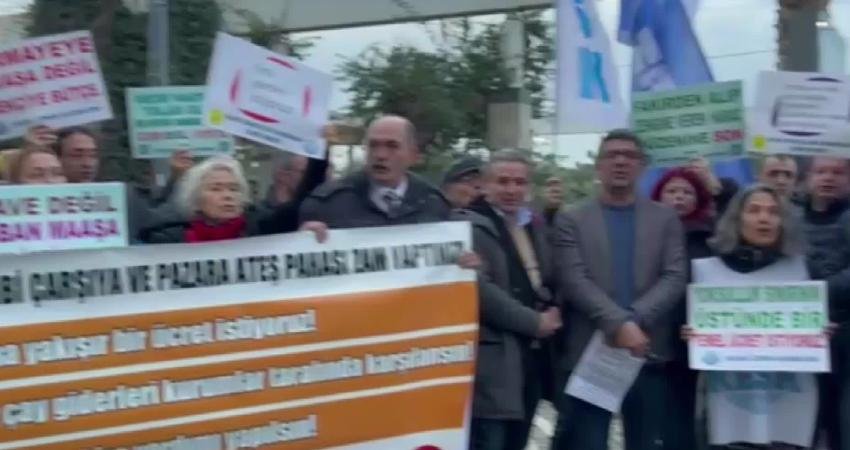 Kamu Emekçileri Sendikaları Konfederasyonu (KESK) İzmir Şubeler Platformu, İzmir Konak'ta