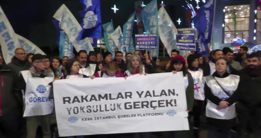 Kamu Emekçileri Sendikaları Konfederasyonu (KESK) İstanbul Şubeler Platformu üyeleri, memur