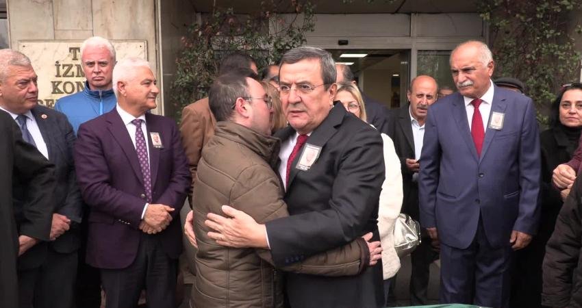Bir süredir yoğun bakımda verdiği yaşam savaşını kaybeden Konak Belediyesi