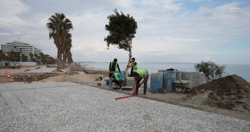 Antalya Büyükşehir Belediyesi’nin Boğaçayı Köprüsü ile Liman arasında kalan bir