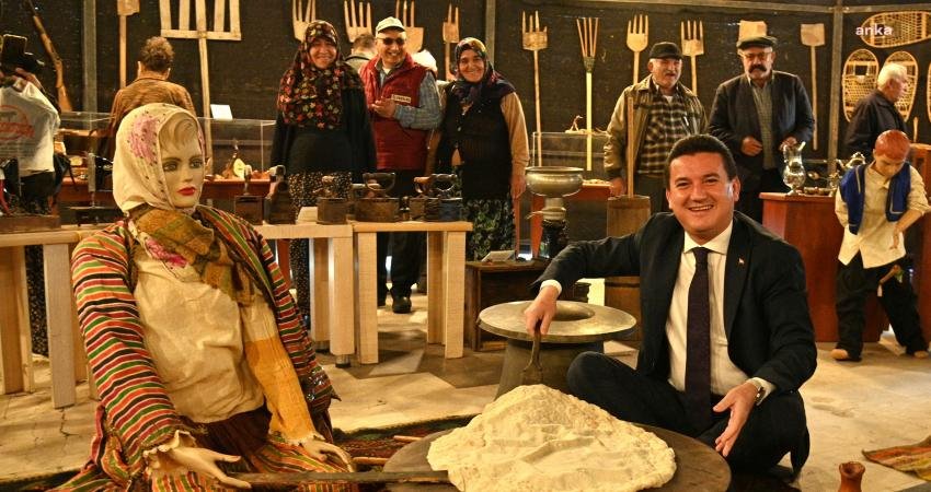 Kumluca Belediyesi’nin Kuruluşunun 70.Yılı Etkinlikleri Başladı Kumluca Belediyesi'nin kuruluşunun 70.yılı etkinlikleri başladı. 3 gün sürecek etkinlikler