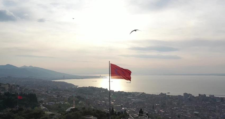 İzmir’in turizmden hak ettiği payı alması için çalışmalarını sürdüren İzmir