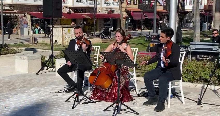 Manavgat Belediyesi ile Akdeniz Üniversitesi iş birliğinde Cumhuriyet’in 100. yılına