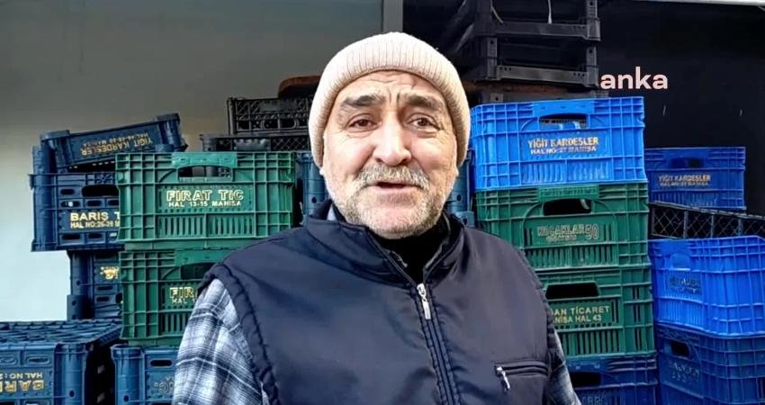 Manisa'nın Soma ilçesinde yaşayan emekli vatandaşlar, maaşlara ve Cumhurbaşkanı Tayyip