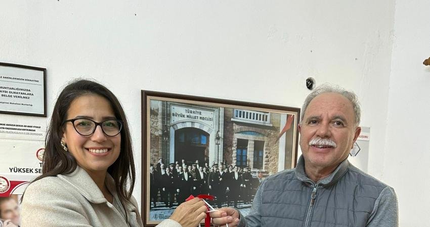 Marmaris Belediyesi’nin mahalle muhtarları için hazırladığı yeni yıl hediyeleri, ekipler