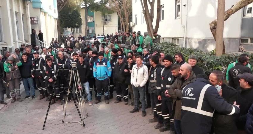 Merkezefendi Belediye Başkanı Şeniz Doğan, çalışma arkadaşları ile bir araya