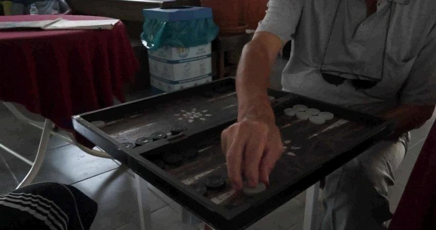 Mezitli Belediyesi, ülkenin içinde bulunduğu ekonomik şartlarda geçimini güçlükle sağlayan