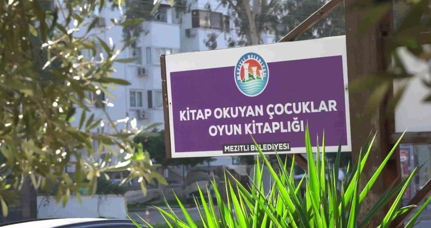 Mezitli Belediyesi Kitap Okuyan Çocuklar Oyun Kütüphanesi'ni ziyaret eden Mezitli