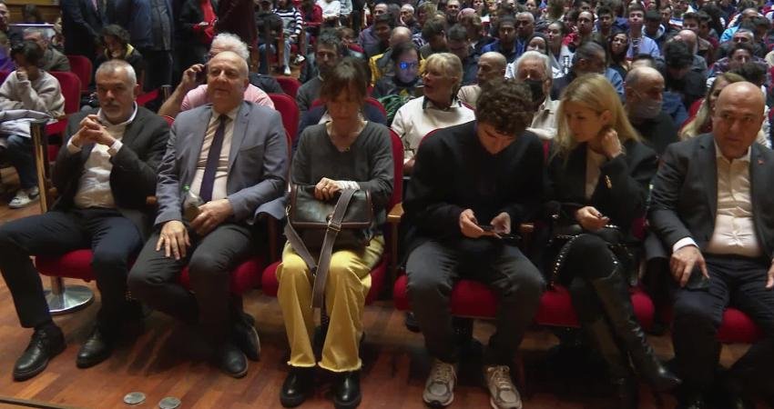 İzmir Büyükşehir Belediyesi, “Cumhuriyetimizin 101.Yılı’’ söyleşisinde ünlü bilim insanları Prof.