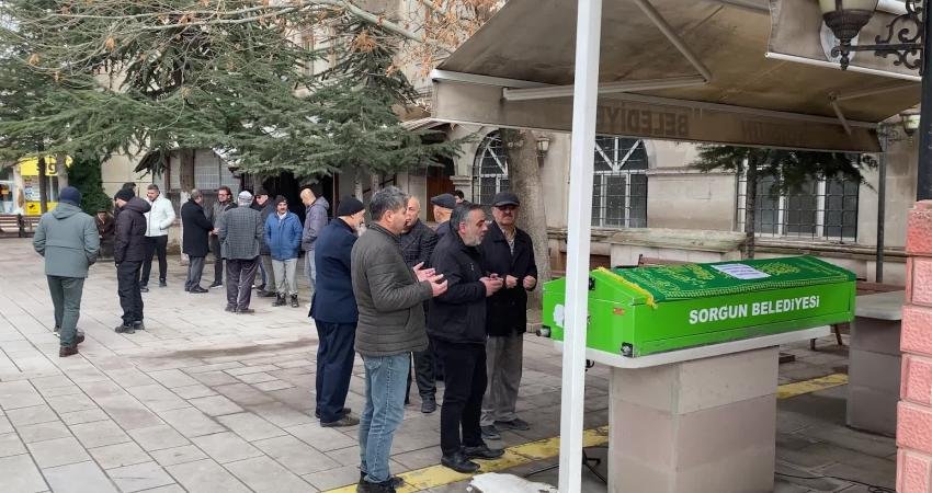 Sakarya'da, boşanma aşamasındaki eşi Nesrin Ünal ile kızı Ayşegül Oğuz'u