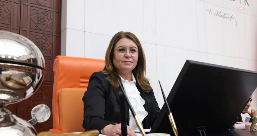 TBMM Başkanvekili Gülizar Biçer Karaca: “10 Ocak İktidarın Kutlama Günü, Gazetecilerin Mücadele Günüdür” TBMM Başkanvekili Gülizar Biçer Karaca, 10 Ocak Çalışan Gazeteciler Günü