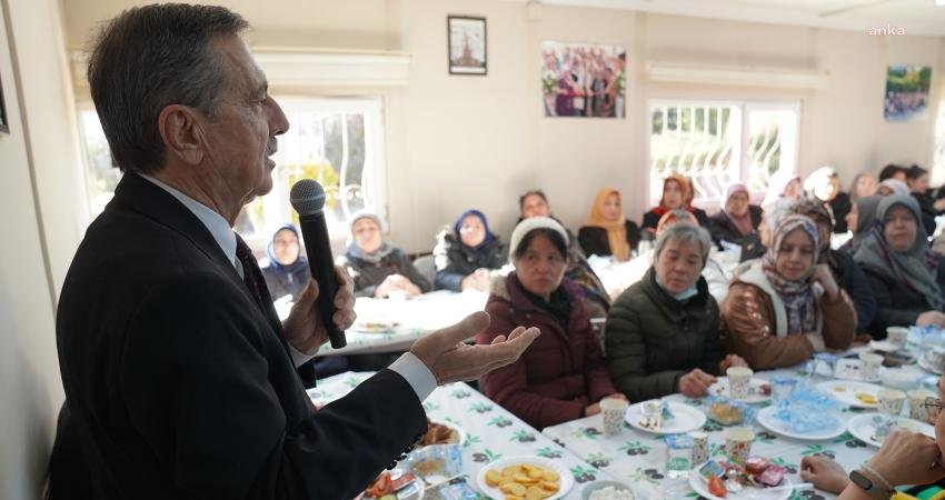 Tepebaşı Belediye Başkanı Ahmet Ataç, Çamlıca Belde Evi kursiyerleri ile