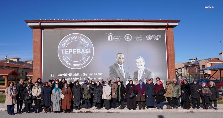 Tepebaşı Belediyesi Belde Evi sakinleri, belediye çalışmalarının tanıtıldığı hizmet turları