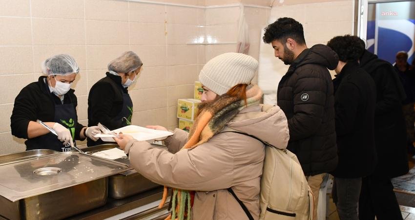 Tepebaşı Belediyesi’nin, Başkan Ahmet Ataç’ın talimatı ile üniversite öğrencileri için