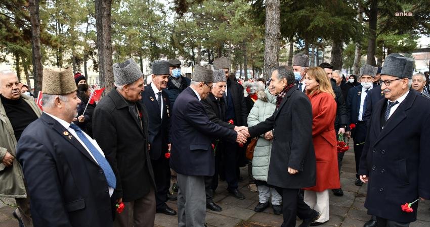 Tepebaşı Belediyesi, şehit askerler için anma ve mevlit programı düzenledi.