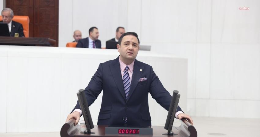Umut Akdoğan: “Ülkeyi 63 Yıl Öncesinden Geriye Götüren Ak Parti İktidarında Türkiye, Basın Özgürlüğü Listesinde 16 Sıra ‘Çok Kötü Ülke’ Statüsüne Düştü” CHP Ankara Milletvekili Umut Akdoğan, 10 Ocak Çalışan Gazeteciler Günü